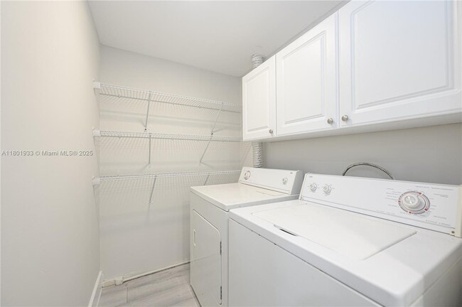 Building Photo - 6518 Miami Lakes Dr