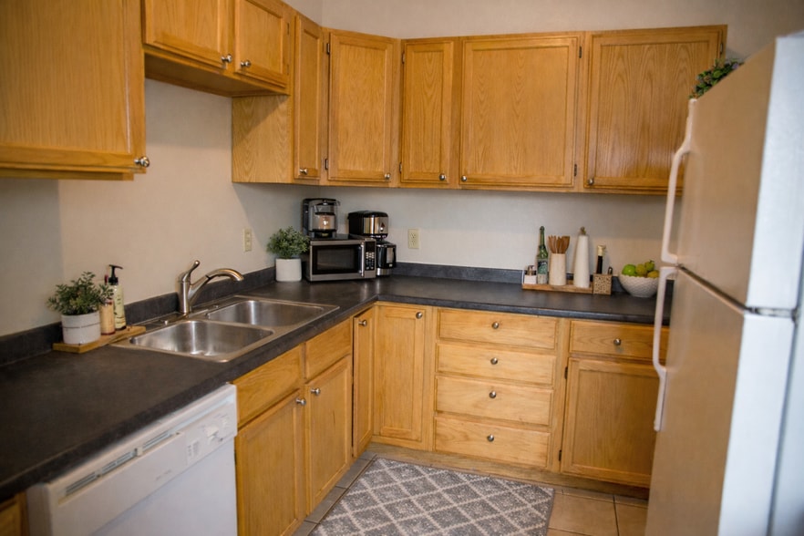 Building Photo - 417 11th Ave SE