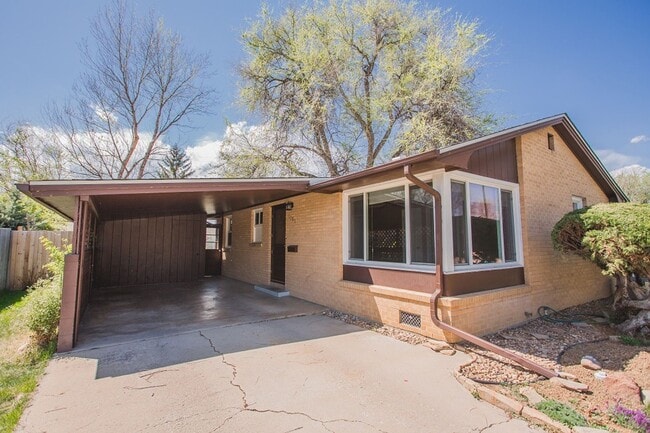 Building Photo - New Finishes in this Home on a Large Lot with Covered Parking and AIR CONDITIONING! MOVE IN READY!