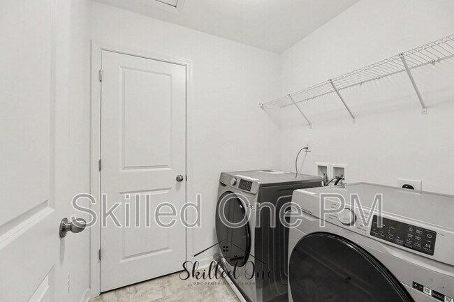 Building Photo - 17 Stardust Trl