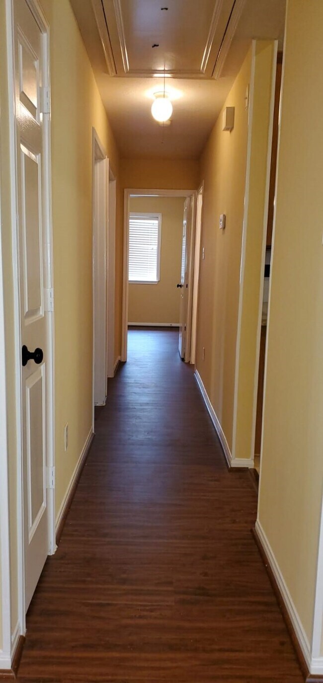 Building Photo - 7227 Colony Bend Ln