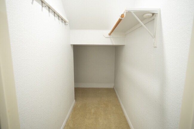 Building Photo - 1801 Dapplegrey Ln