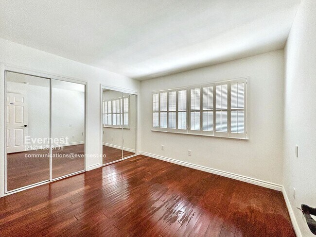 Building Photo - 10211 Clematis Ct