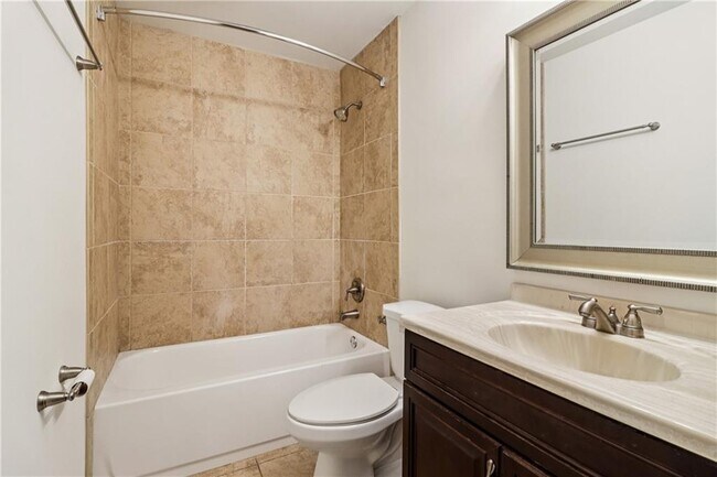 Building Photo - 2930 Torreya Way SE