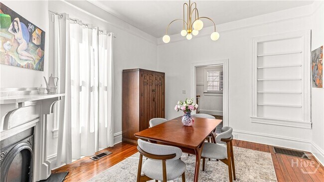 Building Photo - 319 E Anderson St