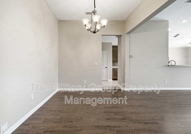 Building Photo - 374 Porta Rosa Circle