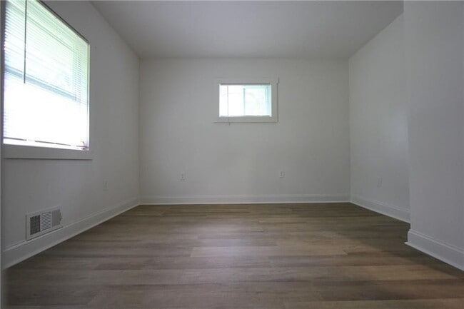 Building Photo - 3533 Larkspur Terrace