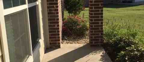 Building Photo - 208 E Jade Dr