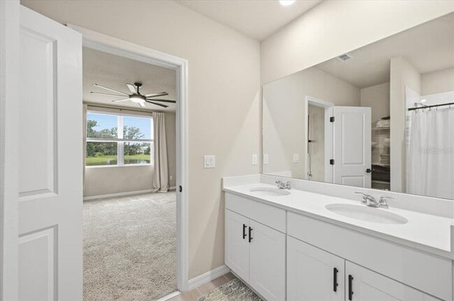 Building Photo - 10119 Daybreak Glen