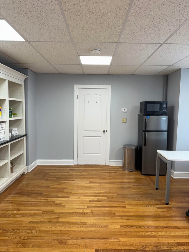 Building Photo - 211 Montowese St