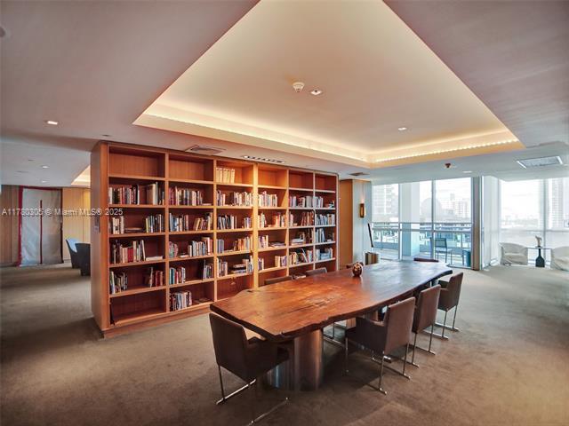 Building Photo - 900 Biscayne
