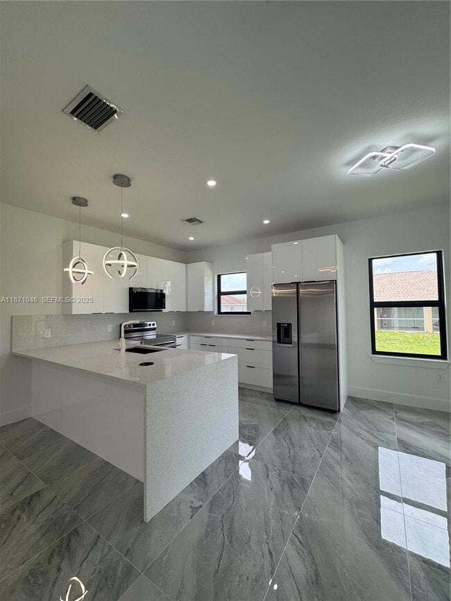 Building Photo - 1403 Unice Ave N