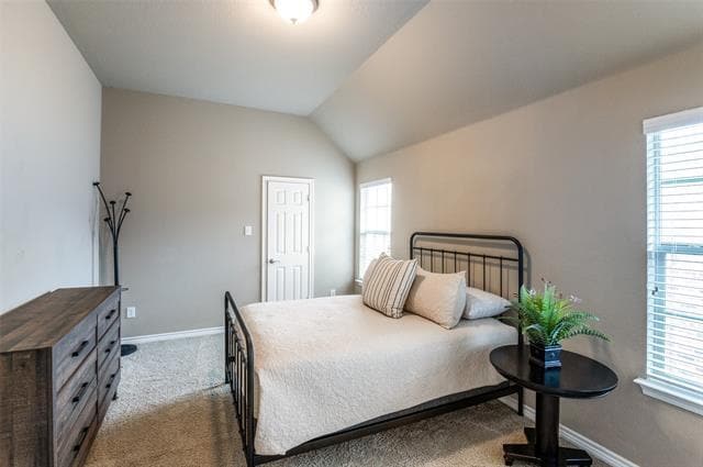 Building Photo - 3032 Larreta