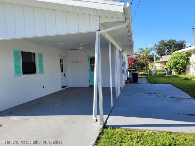 Building Photo - 1417 Kerry Dr