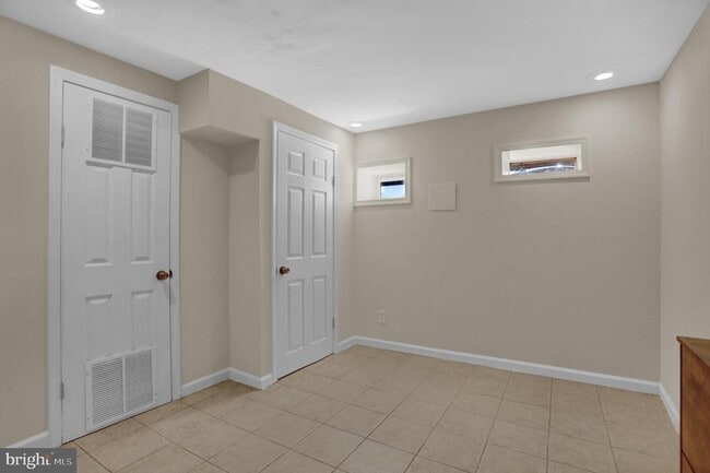 Building Photo - 2308 E Fairmount Ave