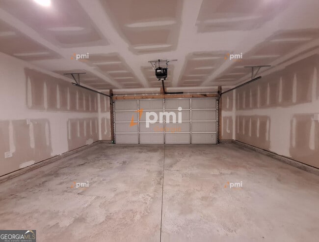 Building Photo - 516 Liberty Hall Dr