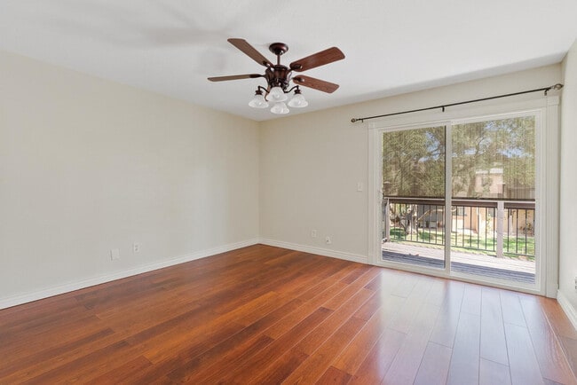 Building Photo - 2232 W Lindner Ave