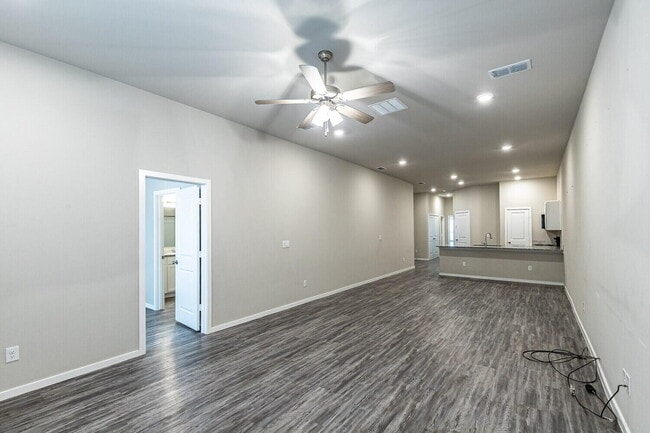 Building Photo - 1917 Langford Ave