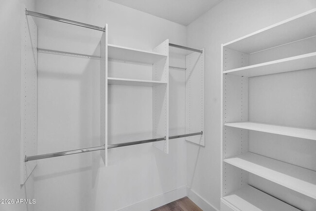 Building Photo - 6975 North 39th Pl