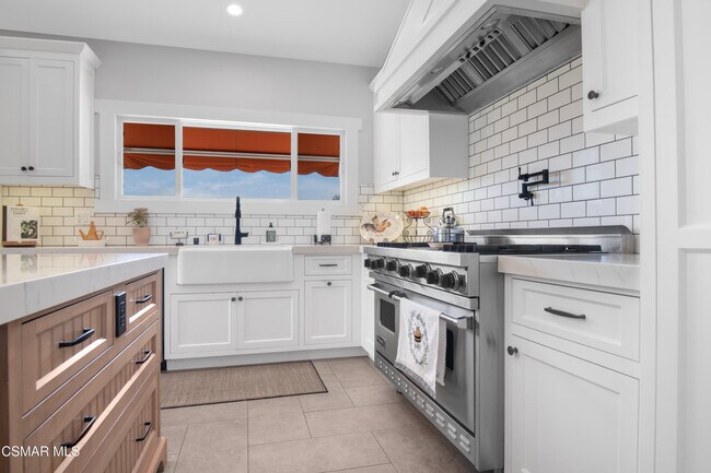 Building Photo - 28329 Foothill Dr