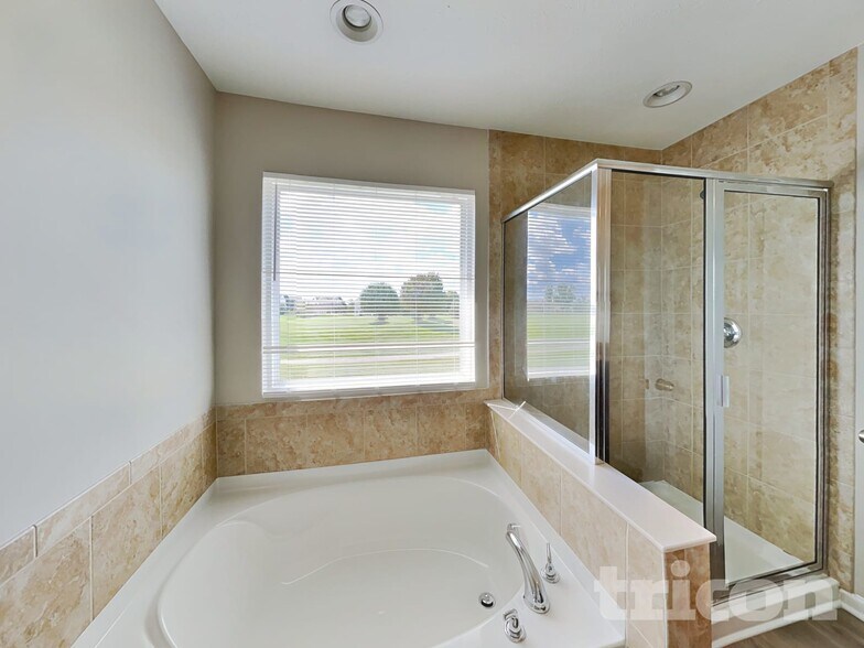 Building Photo - 5162 Sandwood Dr