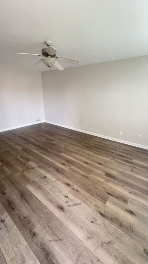 Building Photo - Town Houses in Dallas  -  MOVE IN SPECIAL! $500 OFF FIRST MONTHS RENT!!