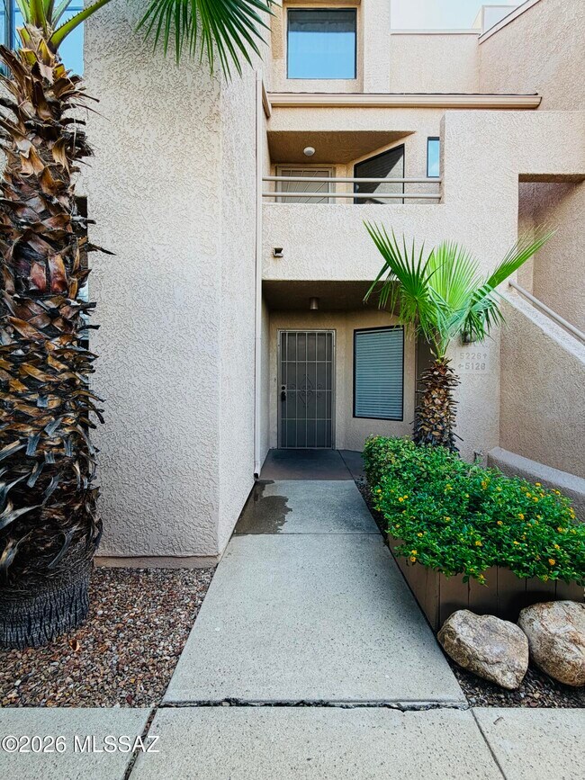 Building Photo - 5675 N Camino Esplendora