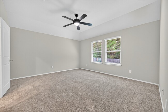Building Photo - 40320 Hilltop Pr Dr