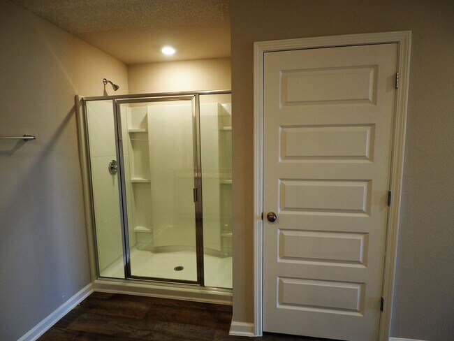 Building Photo - 7421 Brompton Dr