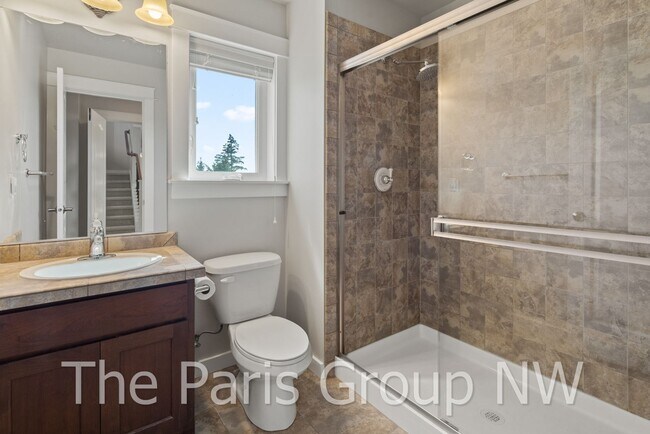 Building Photo - Stunning 3438sf Newcastle Craftsman Near T...