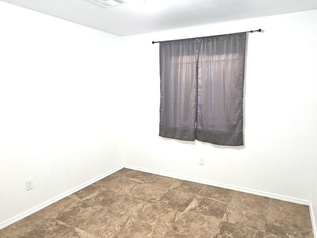 Building Photo - 3 bedroom/2 bath home for Rent