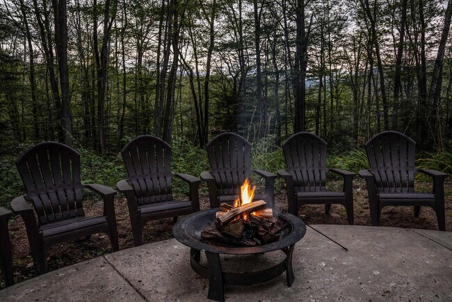 Building Photo - 32 Attitash Loop