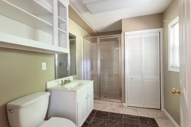 Building Photo - OPEN HOUSE:Spacious 3 beds & 3 Full Baths ...