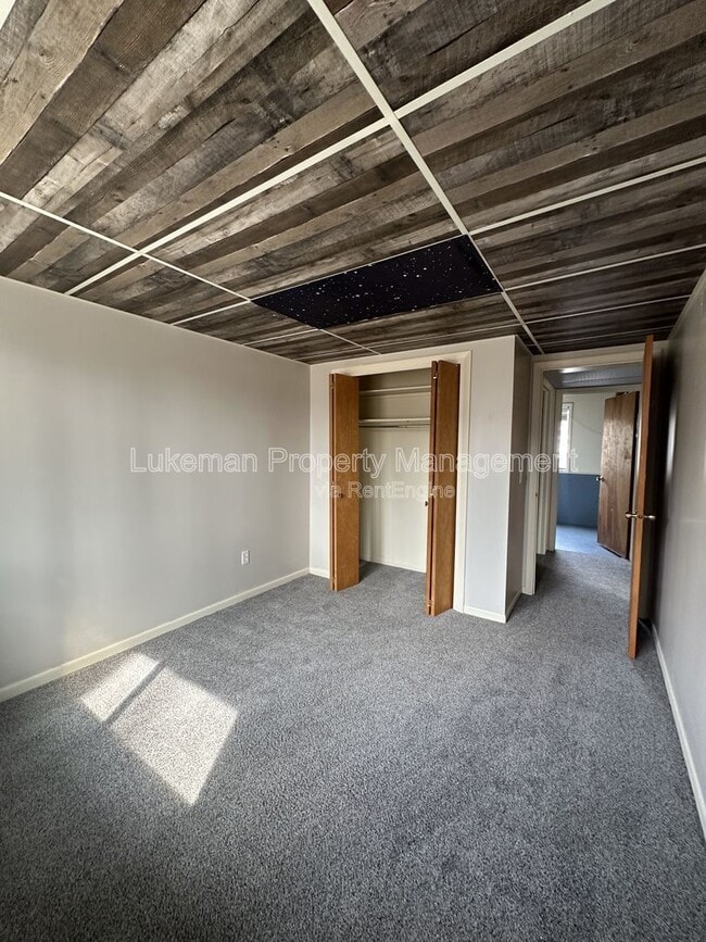 Building Photo - 9325 S Westnedge Ave