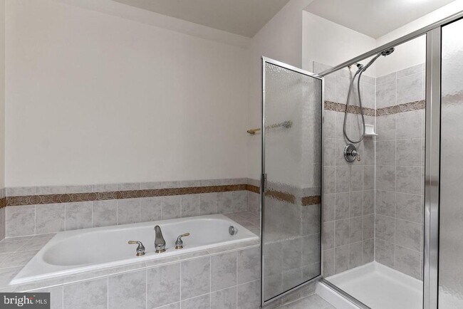 Building Photo - 7117 Mason Grove Ct