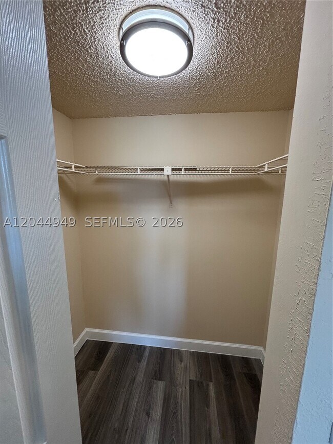 Building Photo - 21909 Lake Forest Cir