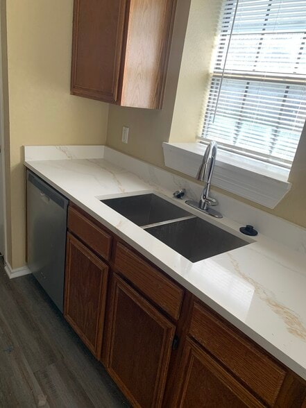 Building Photo - 307 Eichelberger Dr