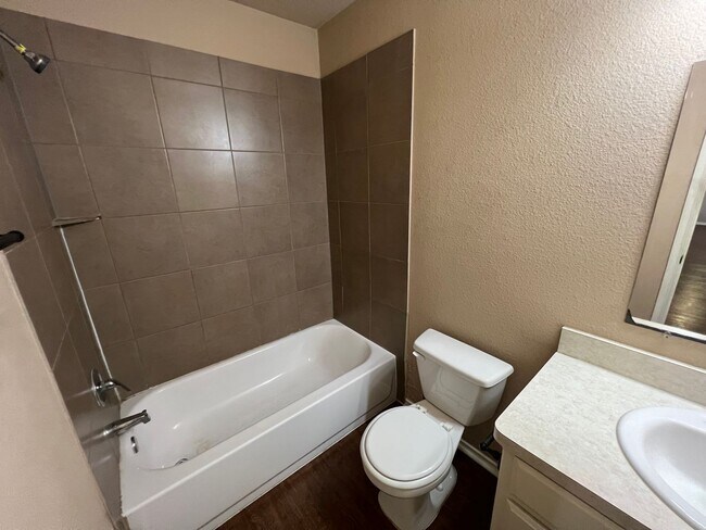 Building Photo - Welcome home to this spacious 3-bedroom, 2-bath quadplex in Krum!