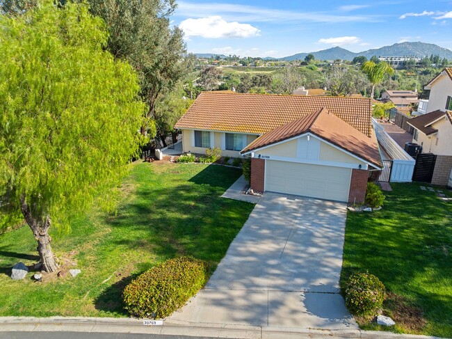 Building Photo - Updated 3-Bedroom Home with Modern Upgrade...