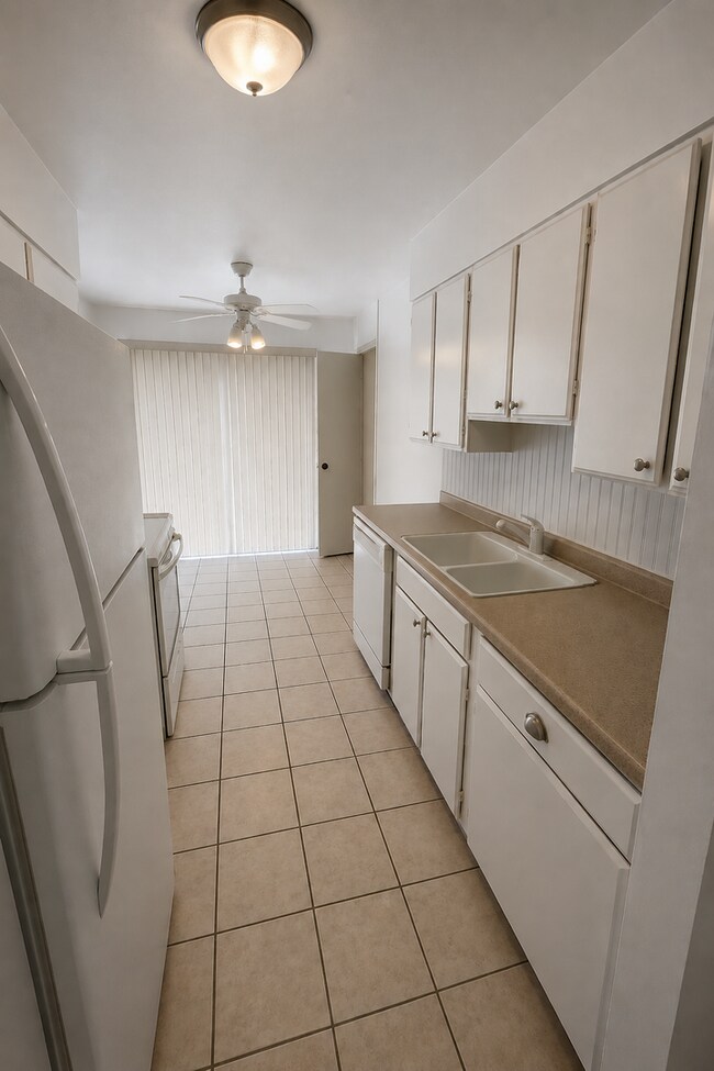 Building Photo - Spacious Ground Level 2 Bedroom 1 Bath