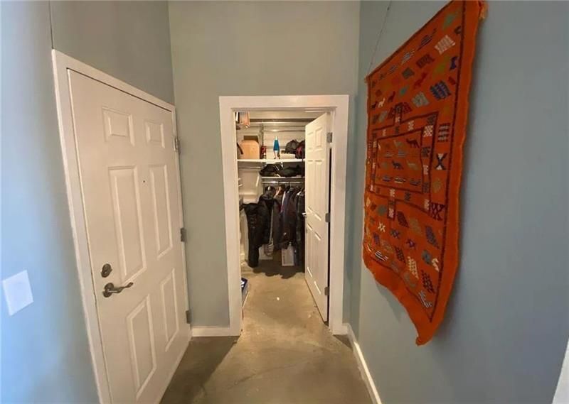 Building Photo - 572 Edgewood Ave SE