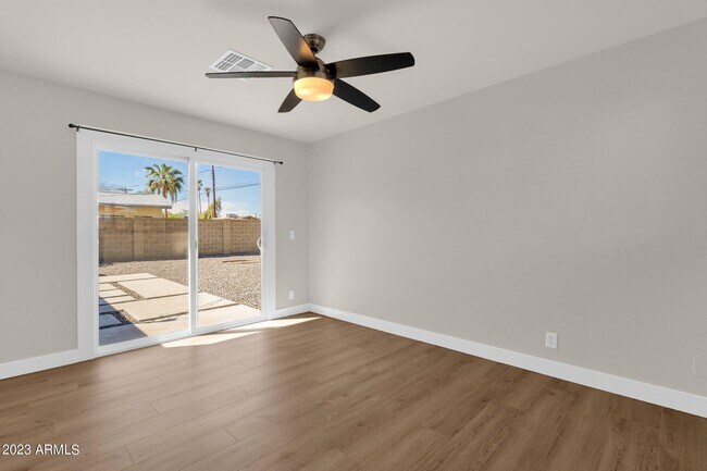 Building Photo - 7408 E Beatrice St