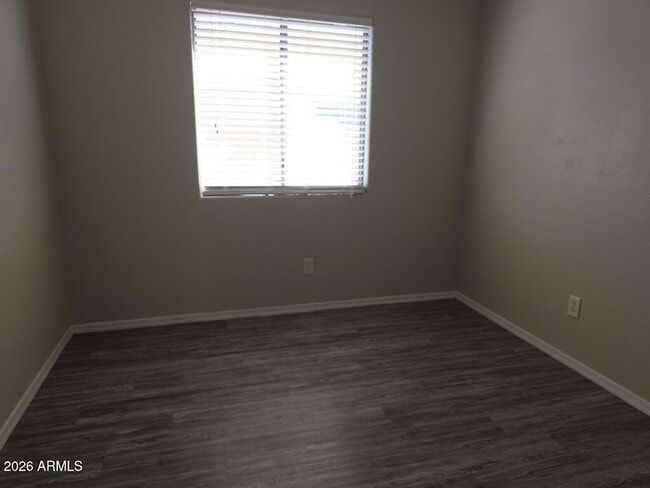 Building Photo - 3334 E Woodside Way