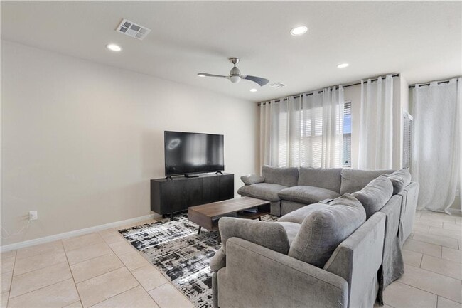 Building Photo - 417 Epiphany Ln