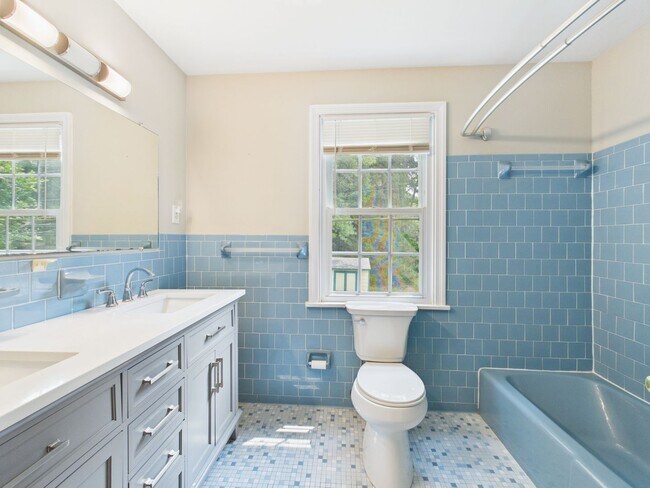 Building Photo - 1519 Chauncey Ln