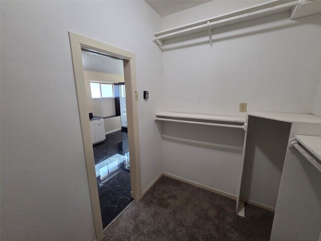 Building Photo - 12902 Skymeadow Dr