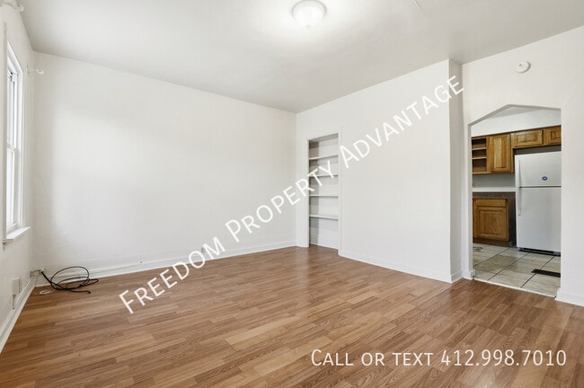 Building Photo - 703 Excelsior St