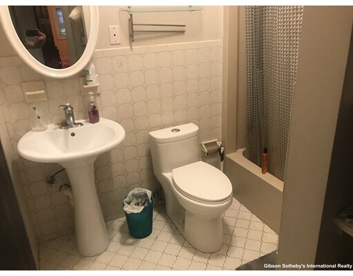 Building Photo - 105 W 4th St