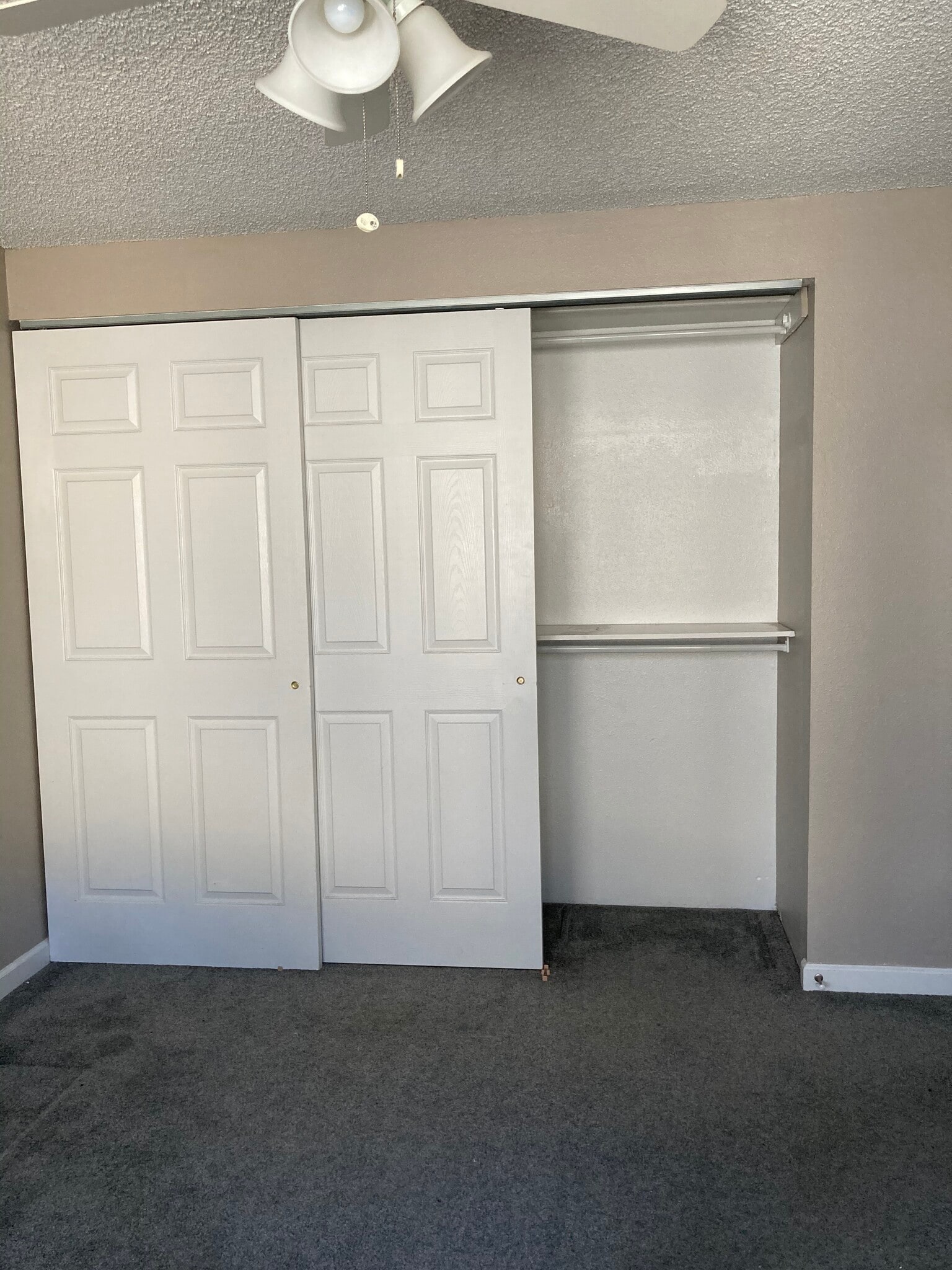 Building Photo - 2863 Applewood Ln