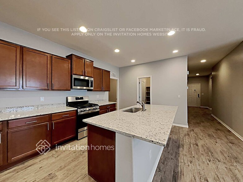 Building Photo - 9939 Thunderbolt Trail